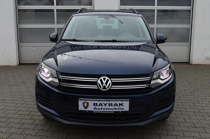 Gebraucht VW Tiguan Trendline 179 PS (131 kW) 2012 Blau SUV