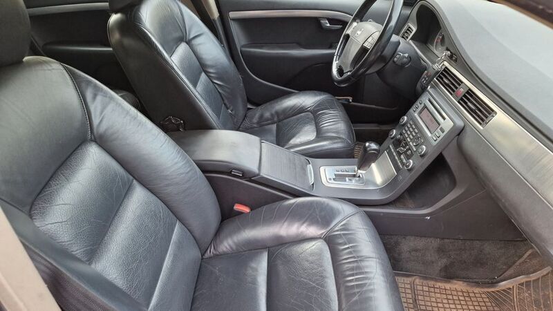 Gebraucht Volvo V70 Momentum 185 PS (136 kW) 2007 Schwarz Kombi