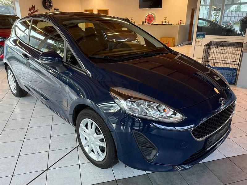 Blau Gebraucht 2019 Ford Fiesta Trend Kleinwagen | 9.400 € (Fairer Preis) - Bild 1/4