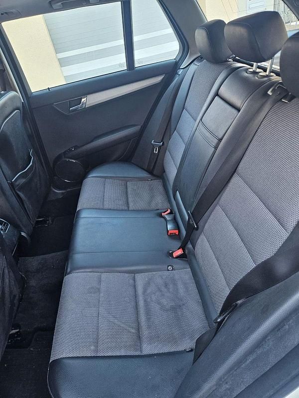 Gebraucht Mercedes C220 Avantgarde 170 PS (125 kW) 2010 Weiß Kombi