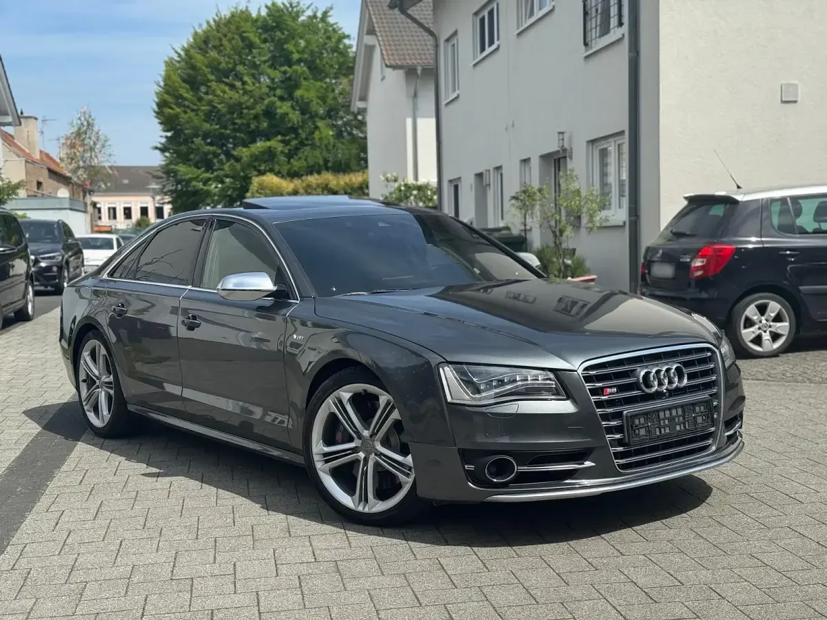 Gebraucht Audi S8 Ambiente 520 PS (382 kW) 2013 Grau Limousine
