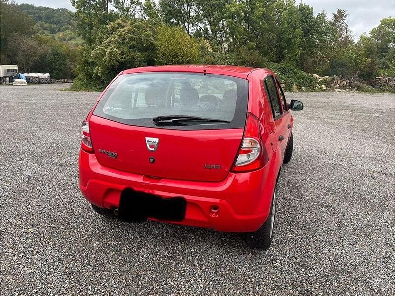 Gebraucht Dacia Sandero 75 PS (55 kW) 2009 Rot Limousine
