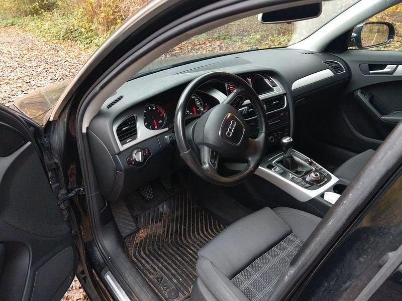 Gebraucht Audi A4 Ambition 160 PS (117 kW) 2012 Schwarz Kombi