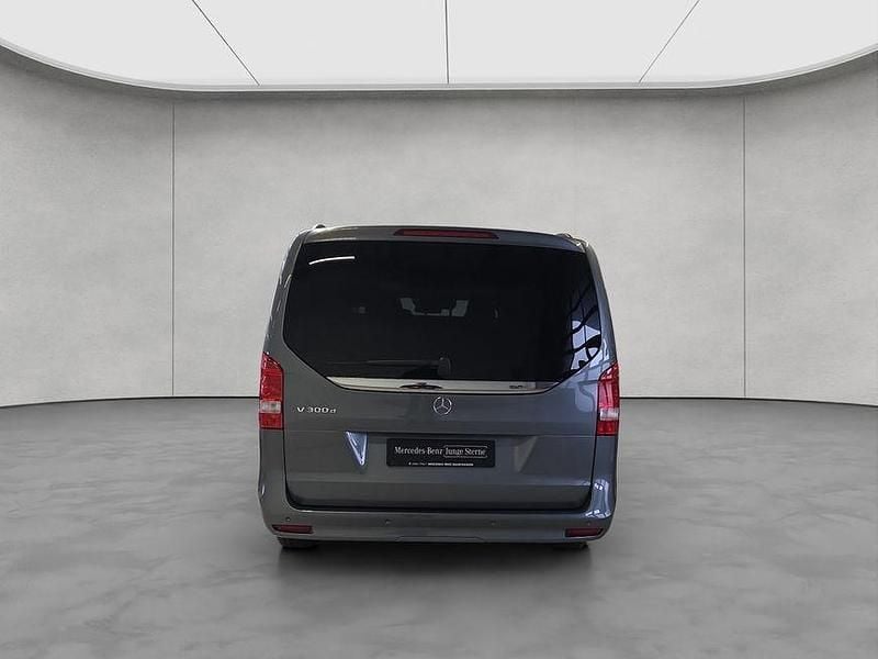 Gebraucht Mercedes V300 237 PS (174 kW) 2023 Grau Van / Kleinbus