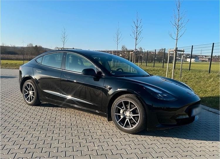 Gebraucht Tesla Model 3 Standard Range 208 kW (283 PS) 2022 Schwarz Limousine