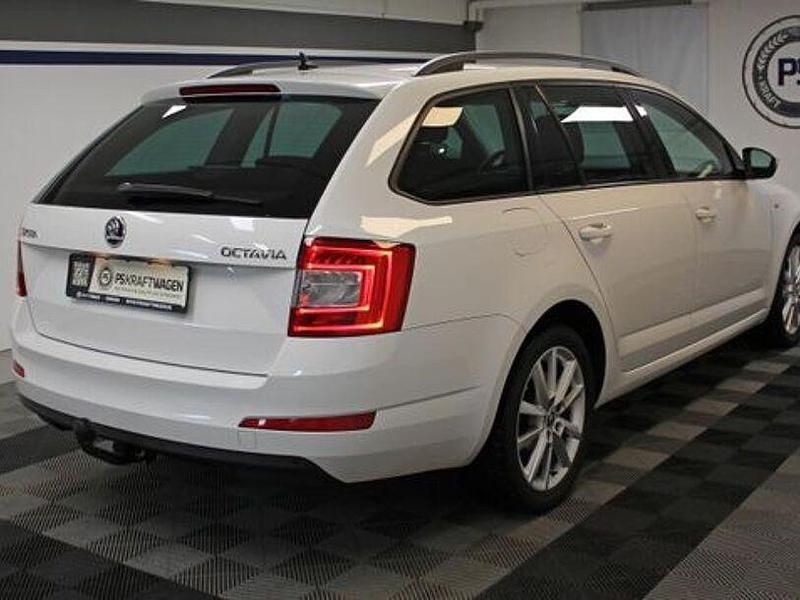 Gebraucht Skoda Octavia 150 PS (110 kW) 2016 Weiß Kleinwagen