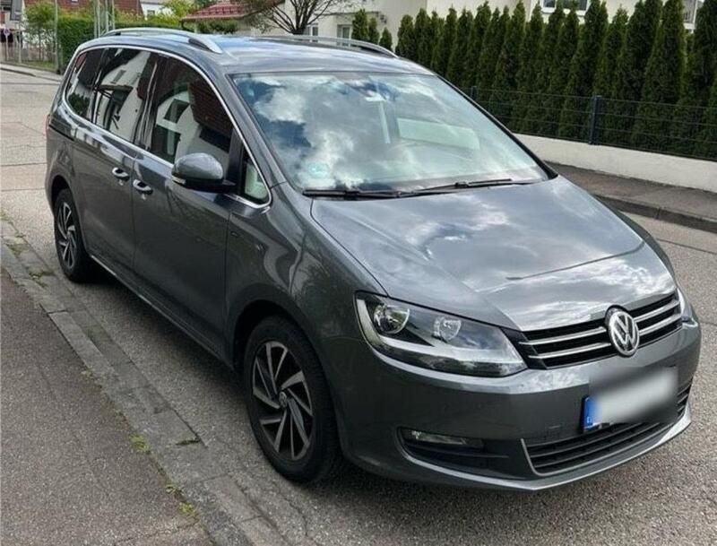 Grau Gebraucht 2019 VW Sharan Join Van / Kleinbus | 25.800 € (Teuer) - Bild 1/4