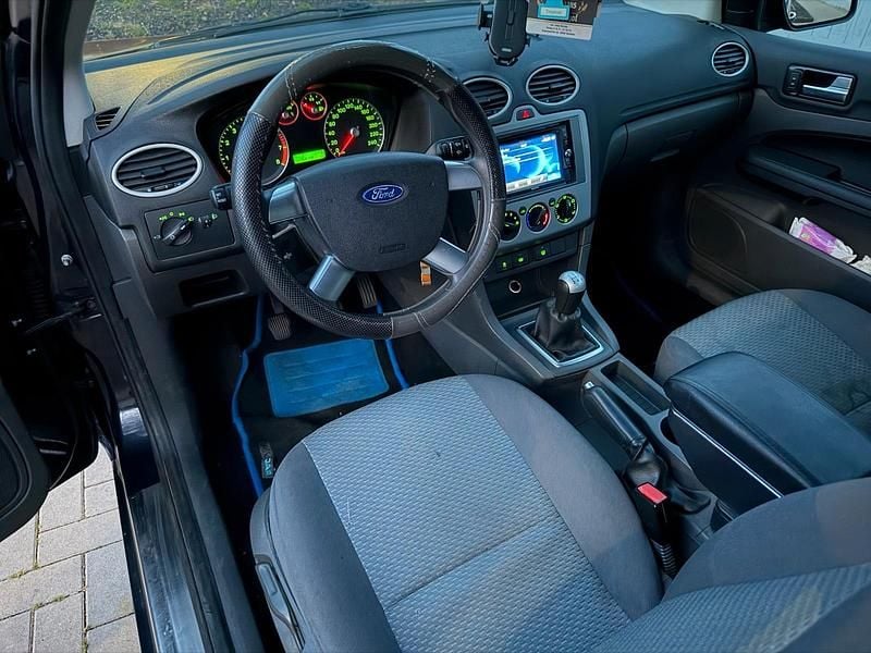 Second-hand Ford Focus 80 CP (58 kW) 2006 Albastru Berlinǎ