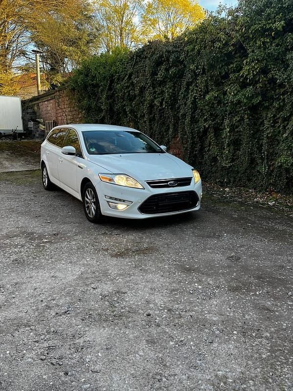 Gebraucht Ford Mondeo 140 PS (102 kW) 2010 Weiß Kombi