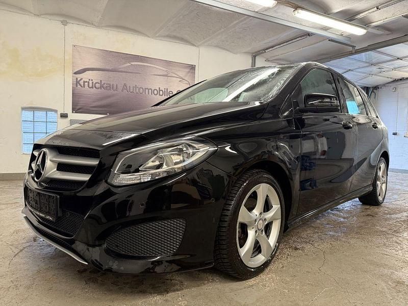 Schwarz Gebraucht 2018 Mercedes B180 Van / Kleinbus | 14.990 € (Guter Preis) - Bild 1/4