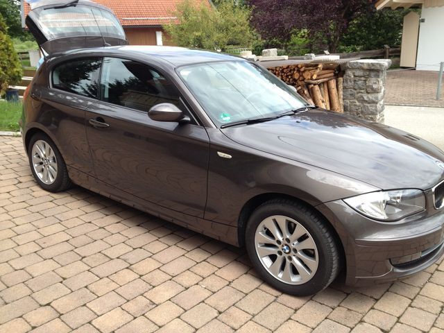 Gebraucht BMW 116 Advantage 166 PS (122 kW) 2009 Braun metallic Kleinwagen