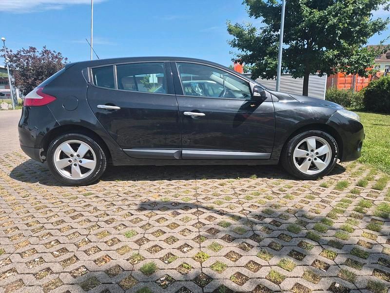 Schwarz Gebraucht 2008 Renault Mégane III Limousine | 2.300 € - Bild 1/4