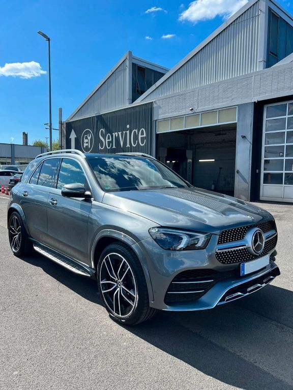 Grau Gebraucht 2020 Mercedes GLE400 AMG line SUV | 65.900 € (Fairer Preis) - Bild 1/4