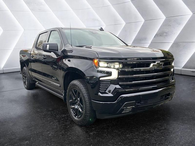 Neu Chevrolet Silverado 309 PS (227 kW) 2025 Schwarz SUV