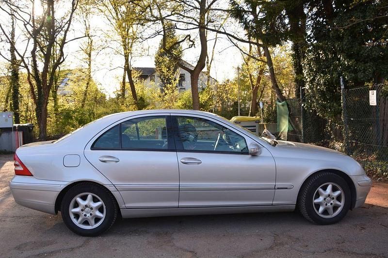 Gebraucht Mercedes C200 Elegance 163 PS (119 kW) 2000 Silber Limousine