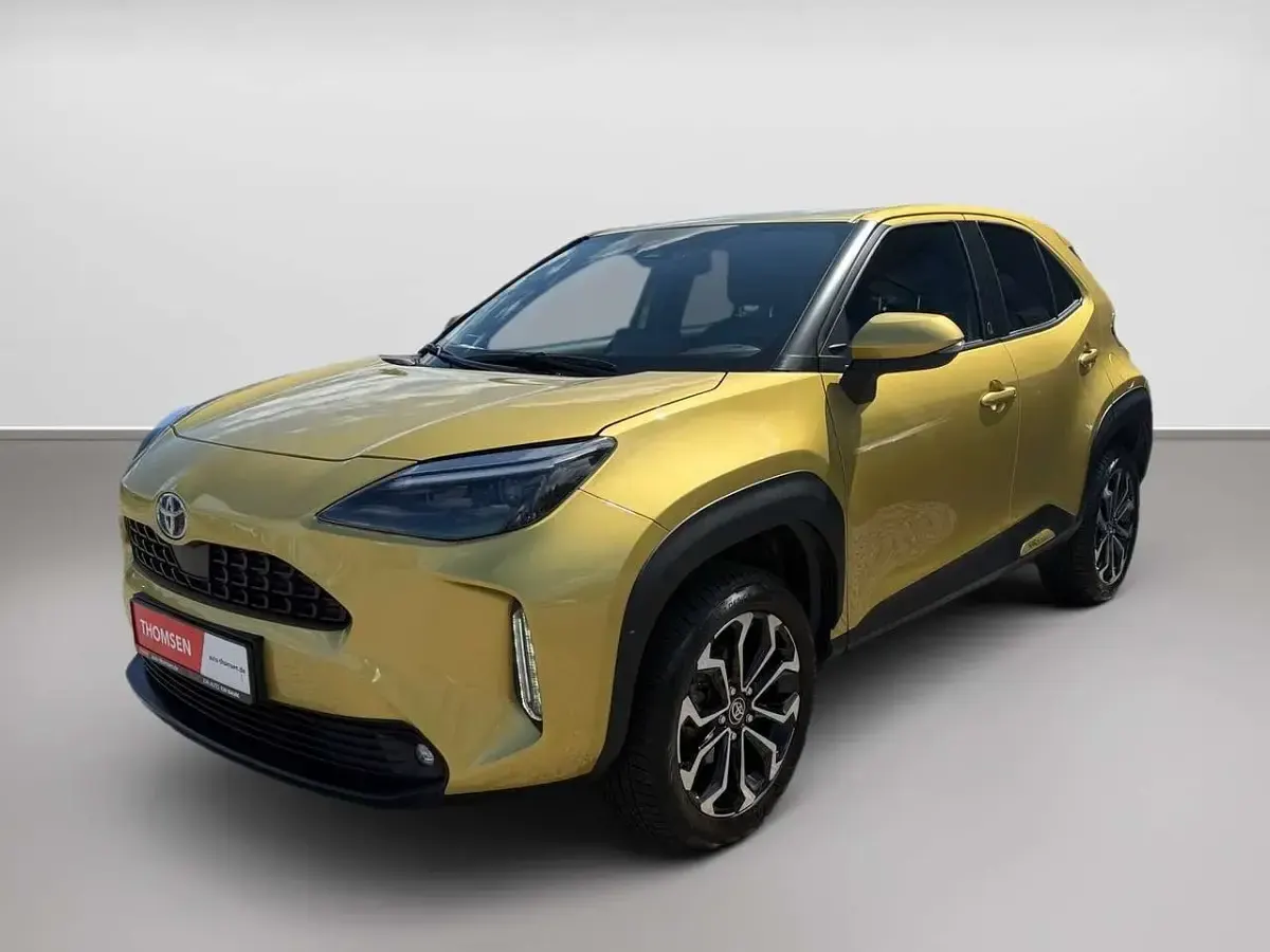Gebraucht Toyota Yaris Cross Team 116 PS (85 kW) 2023 Gold SUV