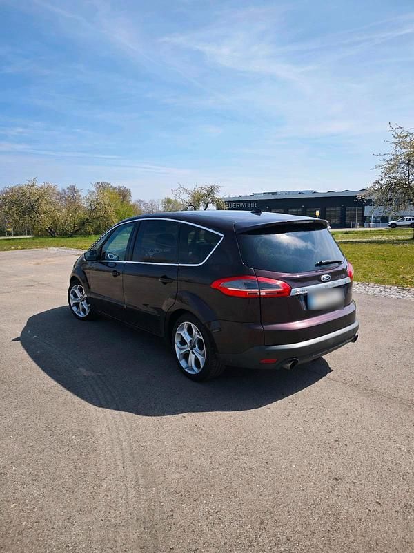 Second-hand Ford S-MAX S 239 CP (175 kW) 2010 Roșu Monovolum