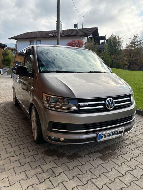 Grau Gebraucht 2016 VW T6 Van | 36.400 € (Guter Preis) - Bild 1/4