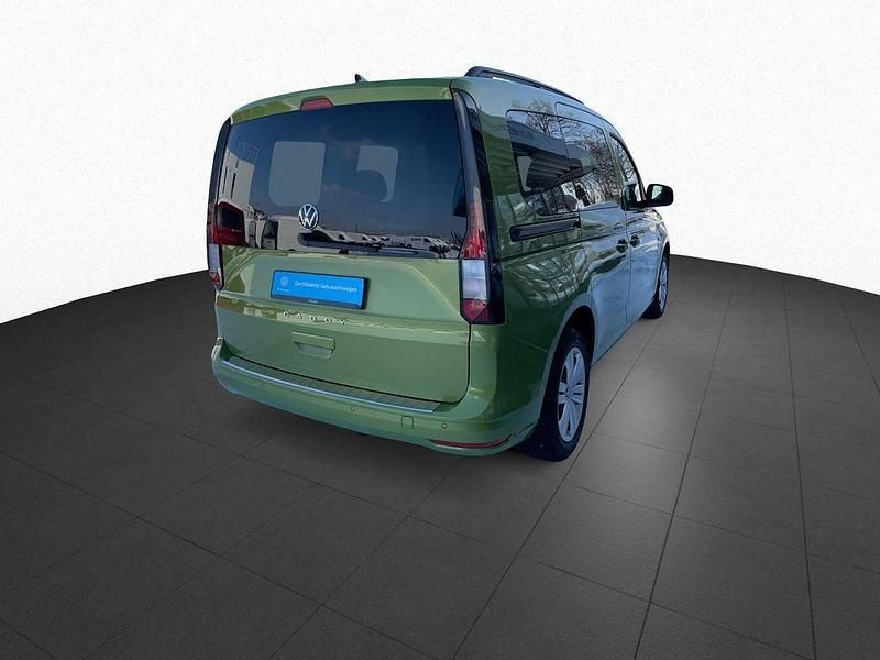 Gebraucht VW Caddy Life 122 PS (89 kW) 2022 Golden green metallic Van / Kleinbus