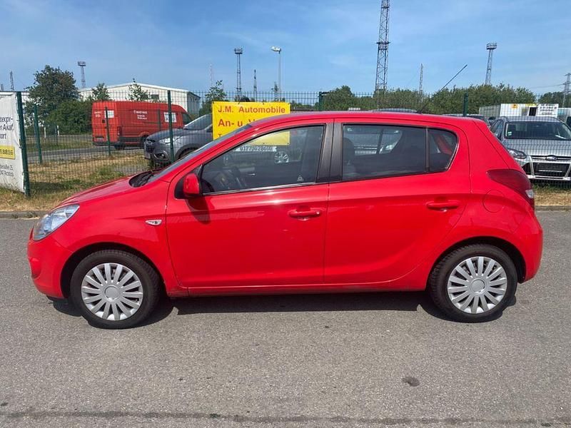 Gebraucht Hyundai i20 Active 77 PS (56 kW) 2010 Rot Limousine