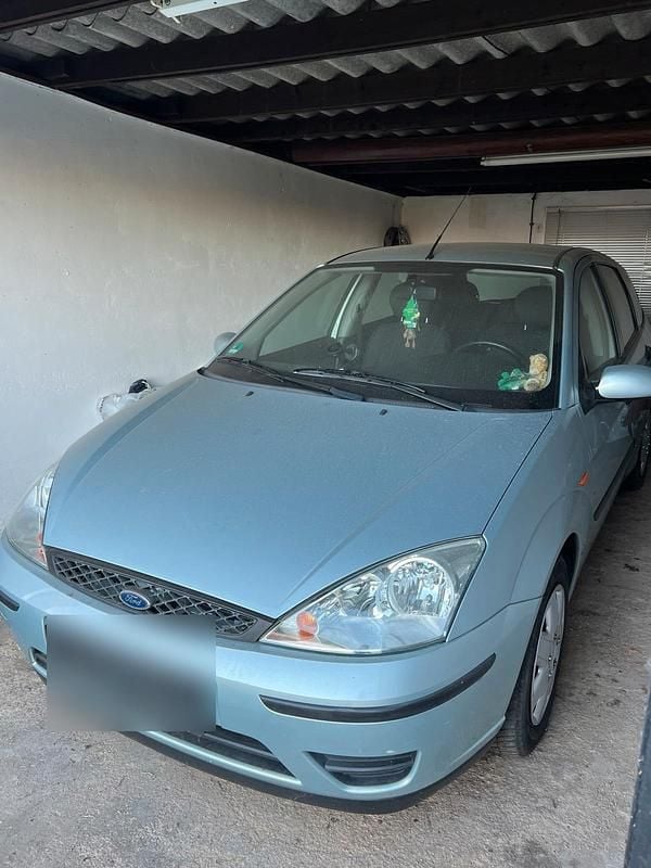 Blau Gebraucht 2003 Ford Focus Limousine | 850 € (Superpreis) - Bild 1/4