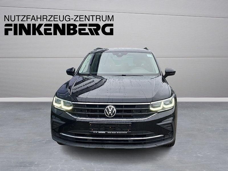 Gebraucht VW Tiguan 150 PS (110 kW) 2021 Schwarz SUV