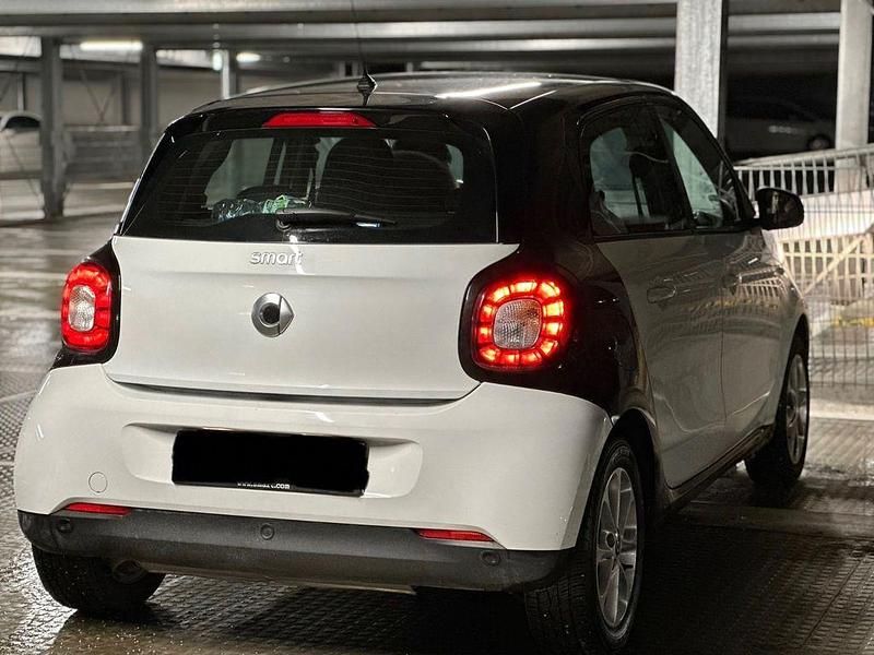 Gebraucht Smart ForFour Basis 71 PS (52 kW) 2018 Schwarz Kleinwagen