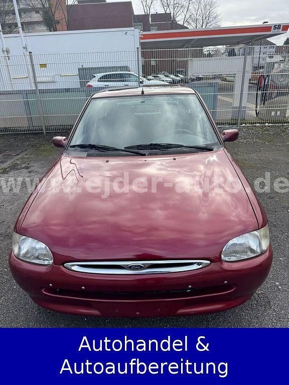 Gebraucht Ford Escort Ghia 90 PS (66 kW) 1997 Rot Limousine