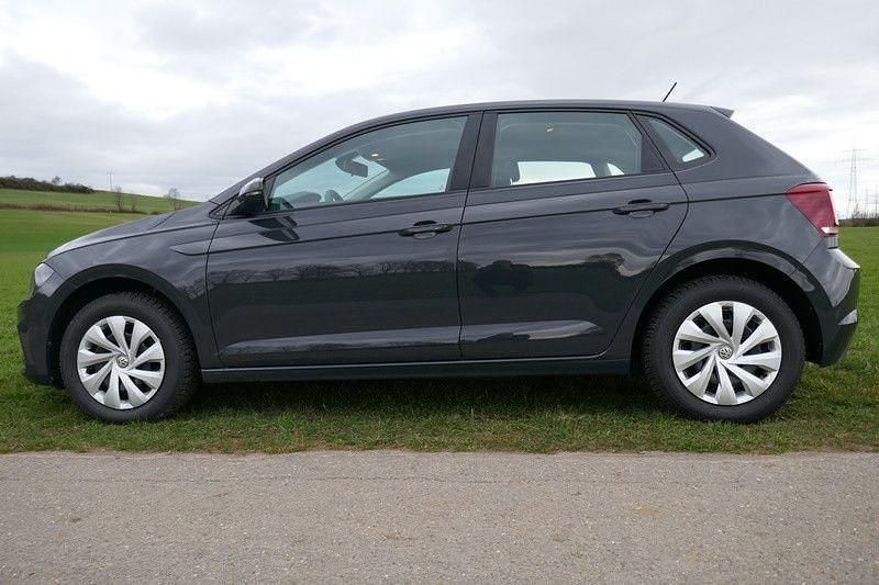Gebraucht VW Polo Trendline 80 PS (58 kW) 2018 Grau Kleinwagen