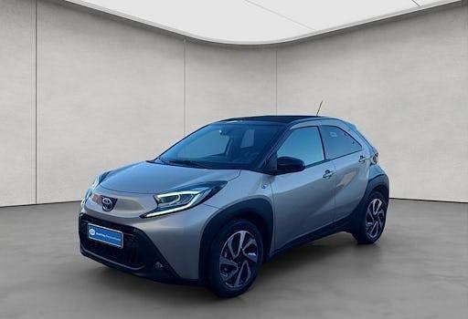 Neu Toyota Aygo X Comfort 72 PS (52 kW) 2025 Beige SUV