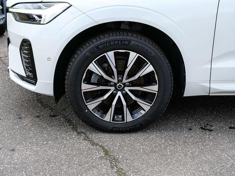 Gebraucht Volvo XC60 Plus 250 PS (183 kW) 2023 Weiss SUV
