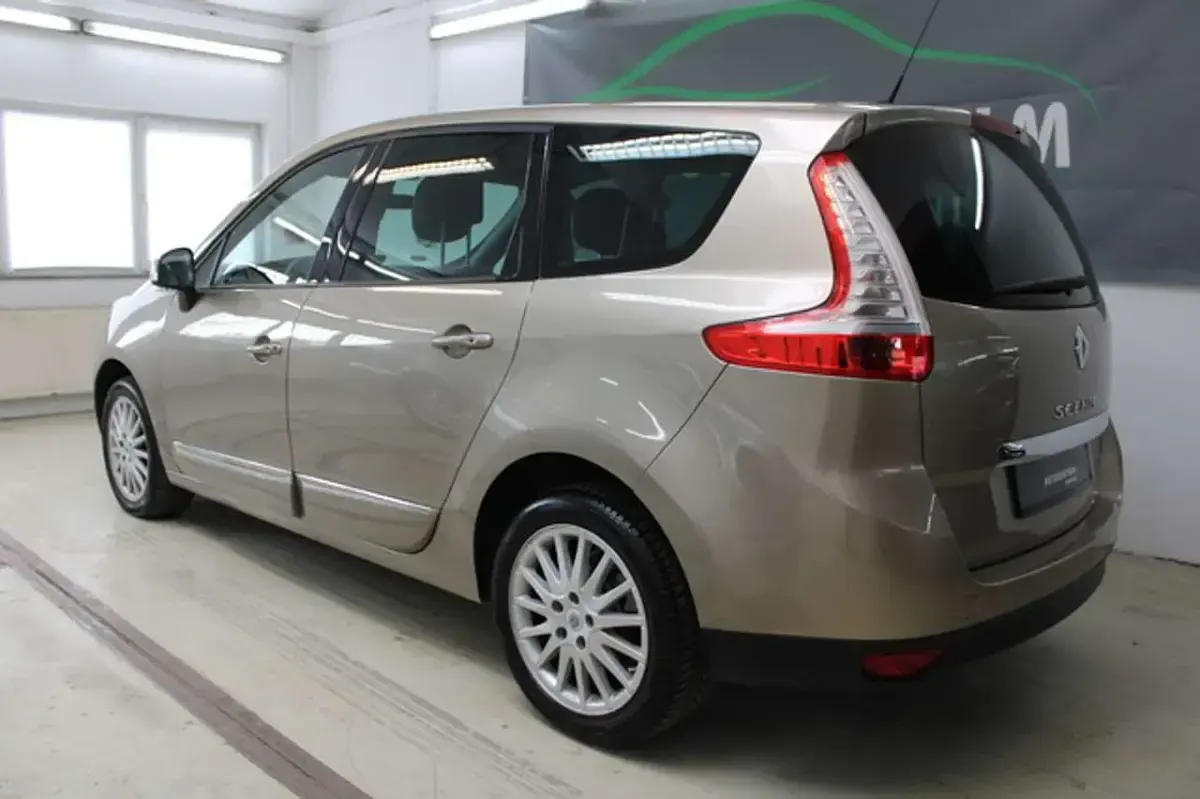Gebraucht Renault Grand Scénic III 132 PS (97 kW) 2015 Beige Van / Kleinbus