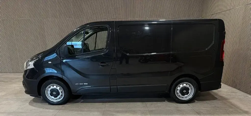 Gebraucht Renault Trafic 145 PS (106 kW) 2017 Schwarz Van / Kleinbus