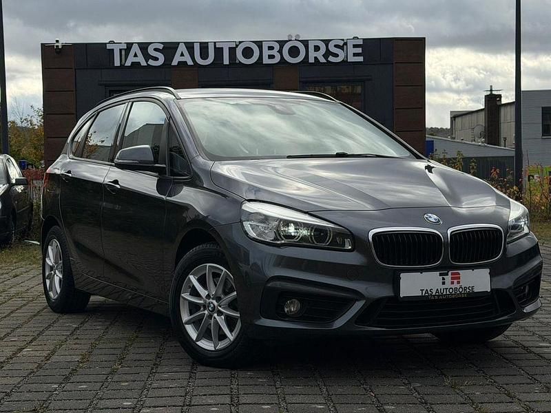 Grau Gebraucht 2016 BMW 218 Active Tourer Advantage Van / Kleinbus | 9.990 € (Superpreis) - Bild 1/4