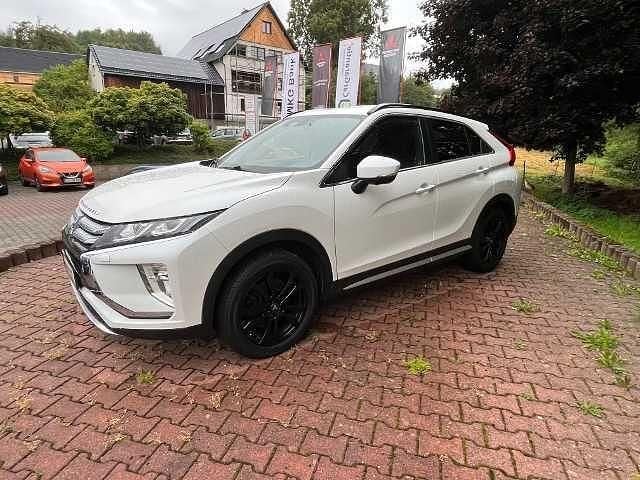 Weiß Gebraucht 2020 Mitsubishi Eclipse Cross Spirit+ SUV | 22.990 € (Etwas zu teuer) - Bild 1/4