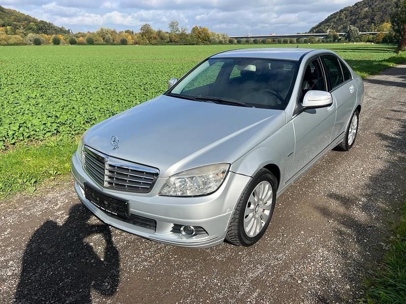 Silber Gebraucht 2007 Mercedes C180 Limousine | 3.800 € (Superpreis) - Bild 1/4
