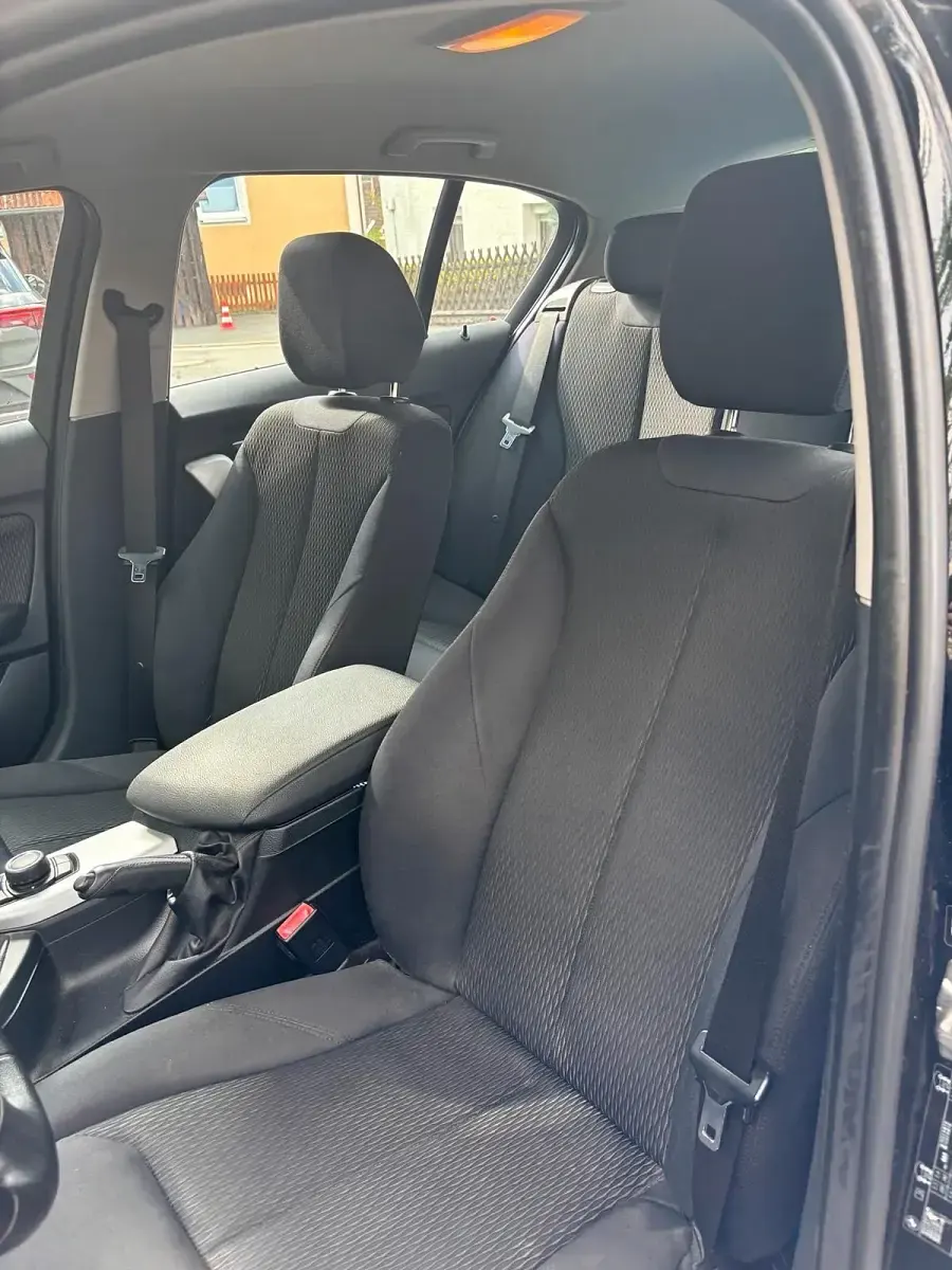 Gebraucht BMW 114 102 PS (75 kW) 2012 Schwarz Kleinwagen