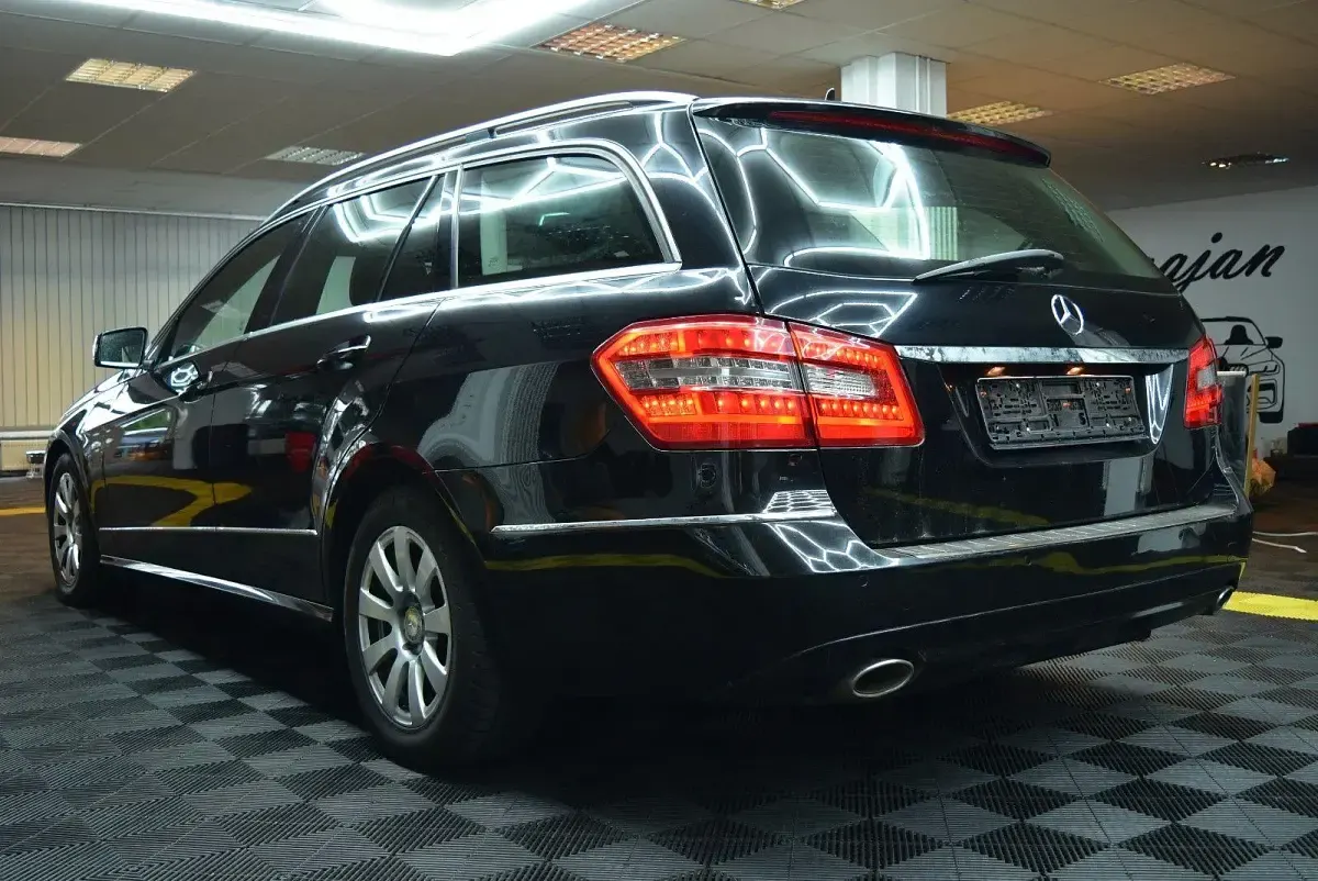 Gebraucht Mercedes E350 231 PS (169 kW) 2009 Schwarz Kombi