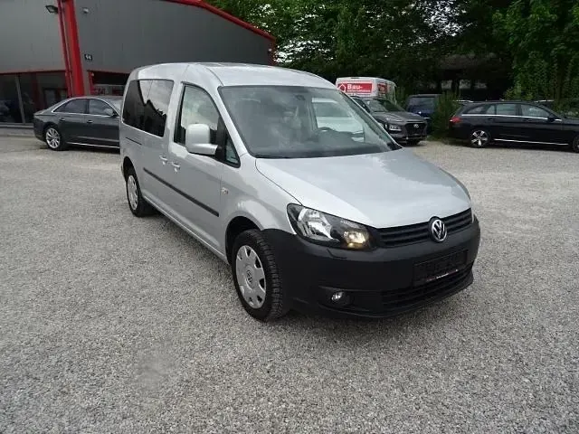 Usado VW Caddy Trendline 109 HP (80 kW) 2014 Prateado Monovolume