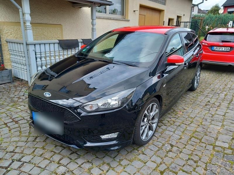 Schwarz Gebraucht 2018 Ford Focus ST-Line Kombi | 14.990 € (Guter Preis) - Bild 1/4