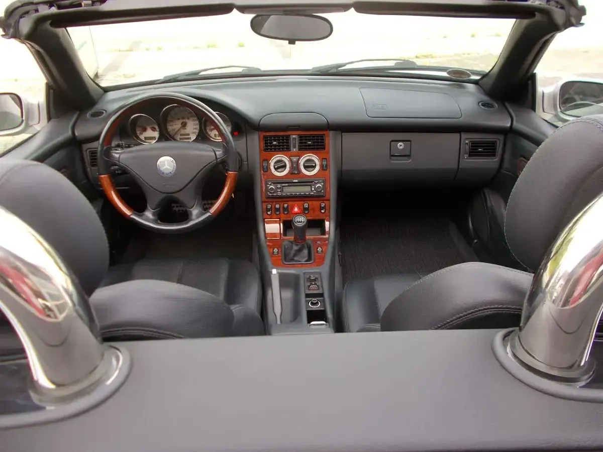 Gebraucht Mercedes SLK230 197 PS (144 kW) 2000 Silber Cabrio