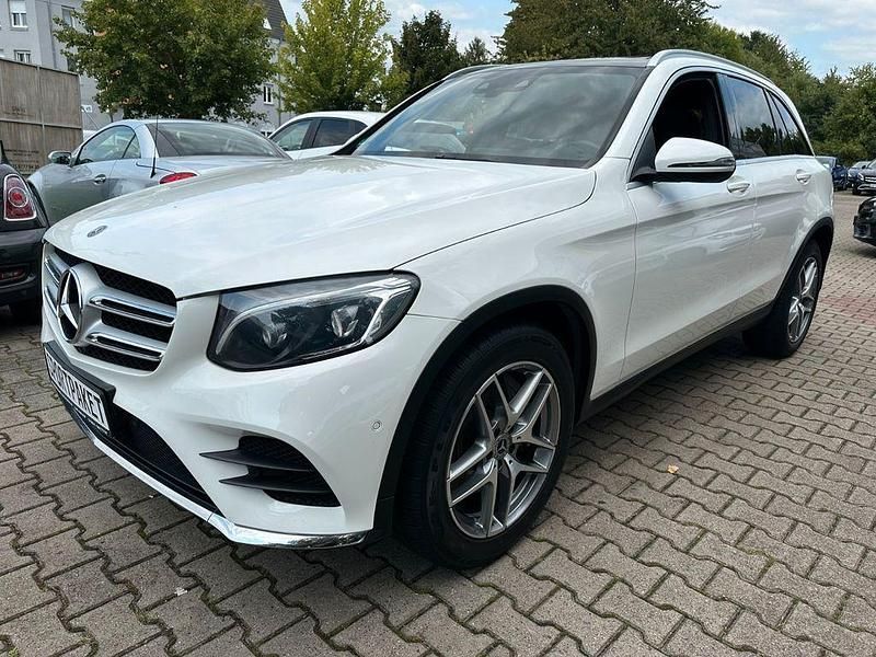 Weiß Gebraucht 2019 Mercedes GLC220 AMG line SUV | 31.999 € (Fairer Preis) - Bild 1/4