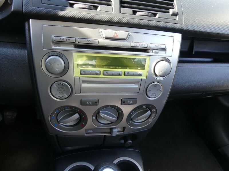 Second-hand Mazda 2 101 CP (74 kW) 2003 Roșu Berlinǎ