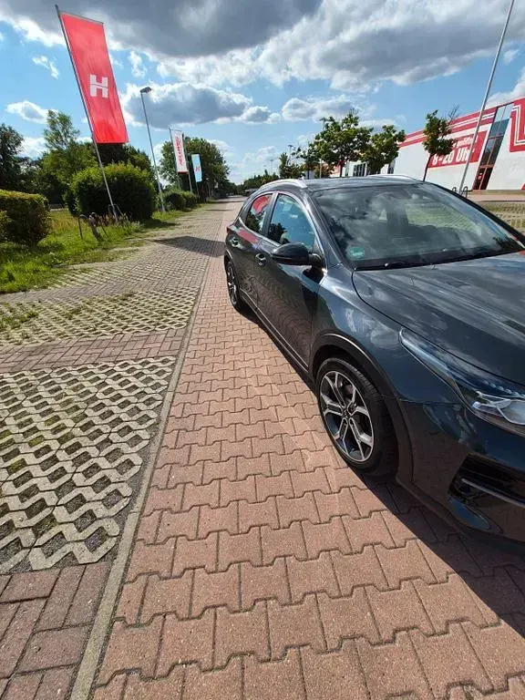 Gebraucht Kia XCeed Spirit 140 PS (102 kW) 2019 Grau SUV