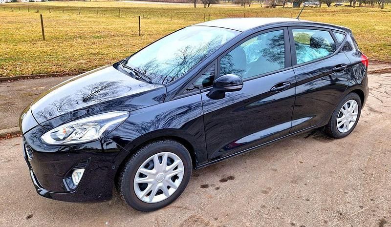 Schwarz Gebraucht 2018 Ford Fiesta Cool & Connect Kleinwagen | 9.950 € (Fairer Preis) - Bild 1/4