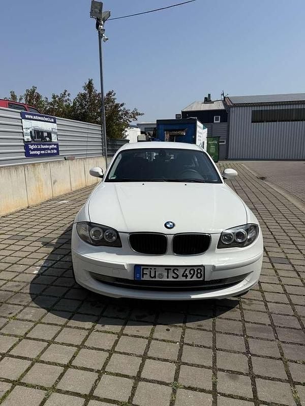 Gebraucht BMW 120 177 PS (130 kW) 2009 Weiß Kleinwagen