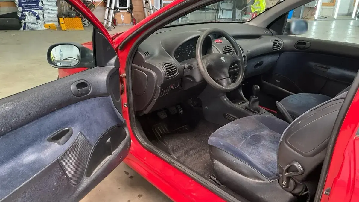 Gebraucht Peugeot 206 60 PS (44 kW) 2000 Rot Cabrio