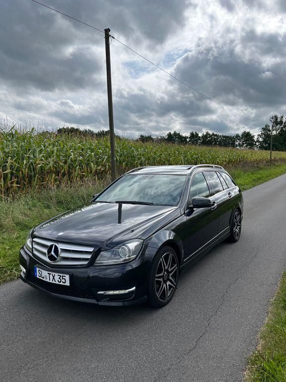 Schwarz Gebraucht 2012 Mercedes C350 Avantgarde Limousine | 10.000 € (Fairer Preis) - Bild 1/4