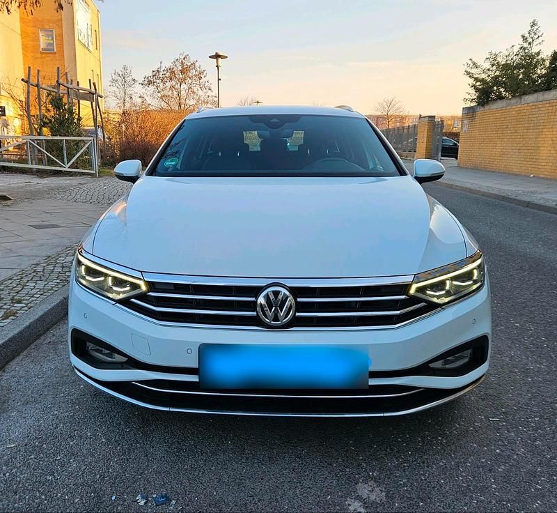Gebraucht VW Passat Highline 150 PS (110 kW) 2020 Weiß Kombi