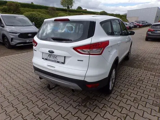 Gebraucht Ford Kuga Titanium 150 PS (110 kW) 2015 Weiß SUV
